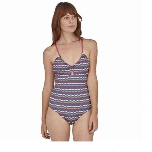 パタゴニア レディース水着 glassy dawn ワンピース　XSサイズ 新品 Patagonia ウィメンズ・ナノグリップ・サンセット・スウェル水着